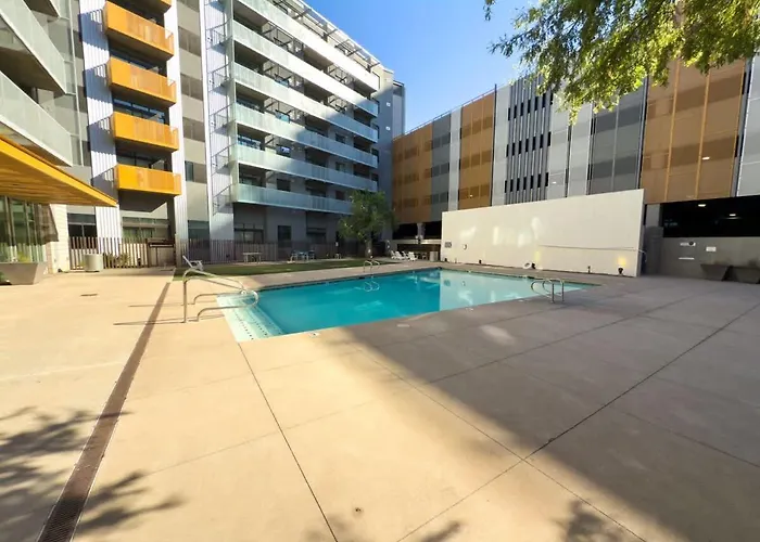 Centric 2br In Heart Of Dtphx Free Garage Parking