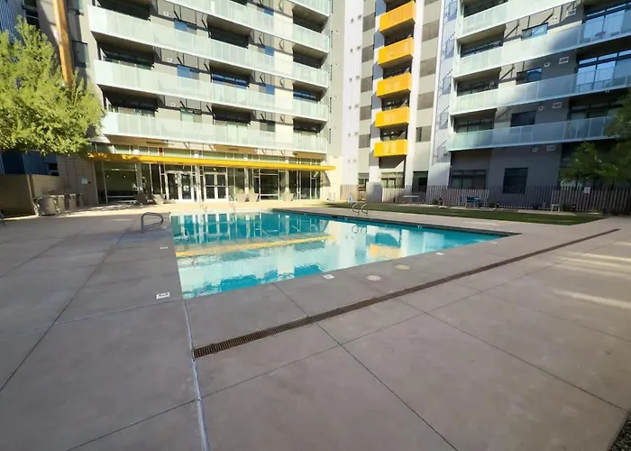 Centric 2br In Heart Of Dtphx Free Garage Parking Phoenix