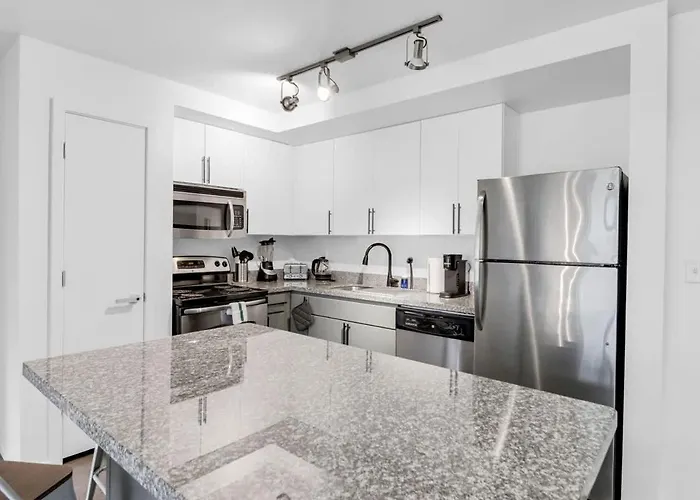 Centric 2br In Heart Of Dtphx Free Garage Parking Apartment Phoenix