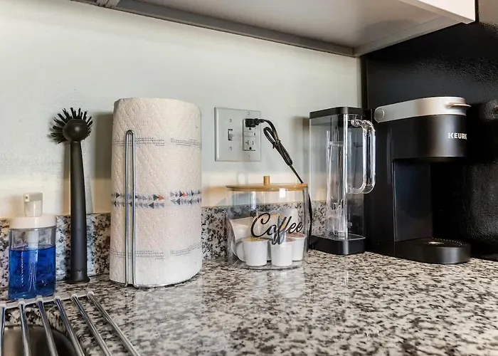 Apartment Centric 2br In Heart Of Dtphx Free Garage Parking Phoenix