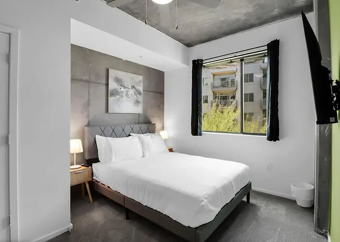 Centric 2br In Heart Of Dtphx Free Garage Parking * Phoenix