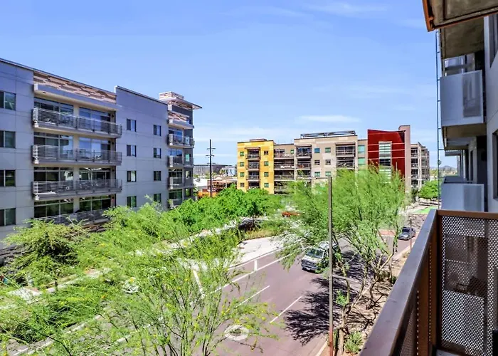 Apartment Centric 2br In Heart Of Dtphx Free Garage Parking