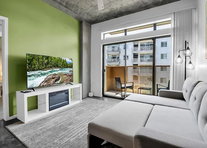 Centric 2br In Heart Of Dtphx Free Garage Parking